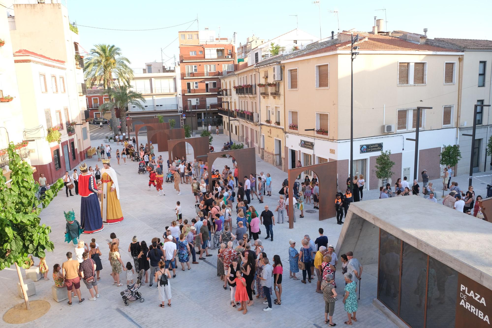 Así ha sido el acto de inaguración de la nueva Plaza de Arriba de Elda