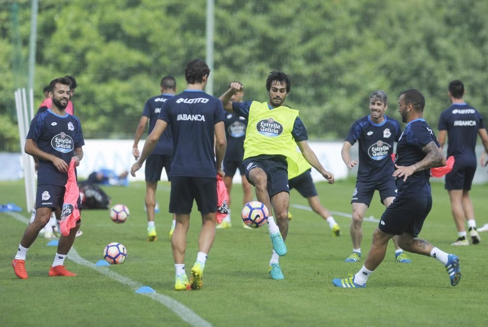 Bruno y Juanfran, que tenían problemas físicos, ya están aptos para jugar en los próximos tres amistosos antes del debut en Liga, el día 19 frente al Eibar.