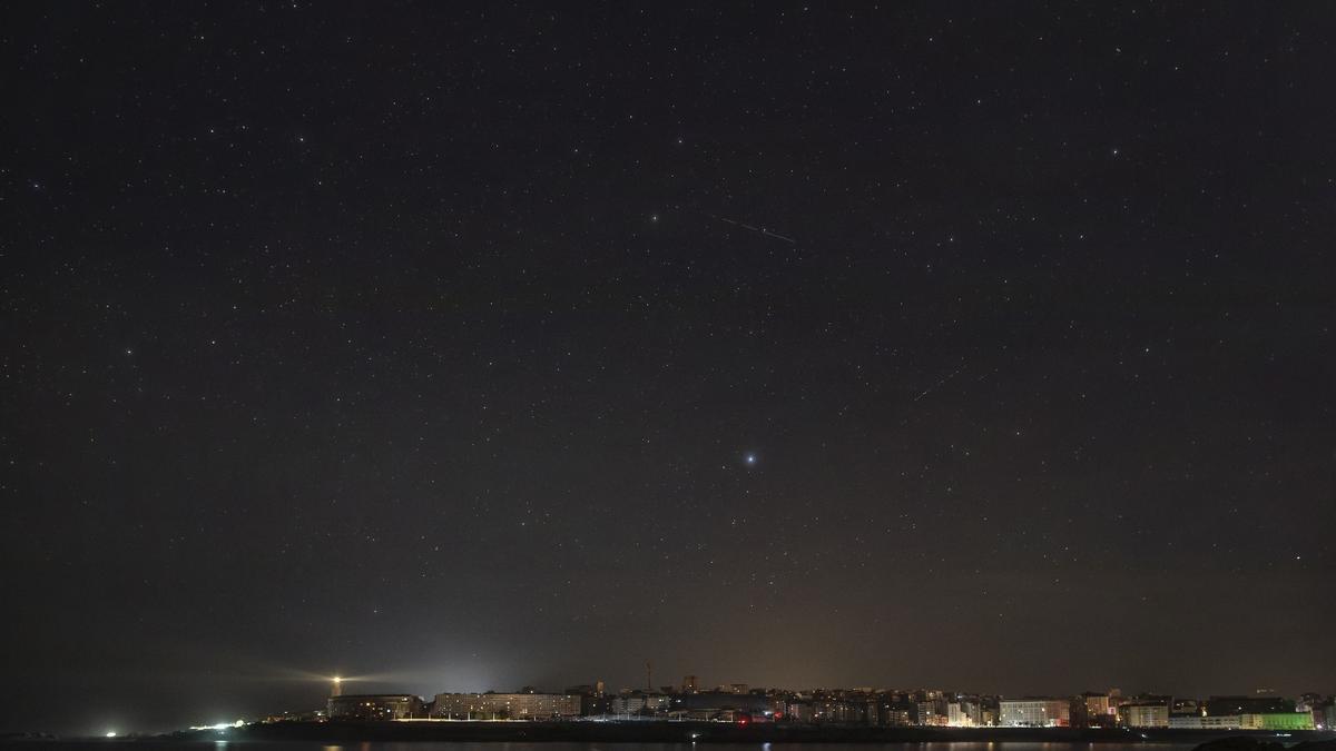 Insólita noche estrellada en A Coruña con el apagón masivo