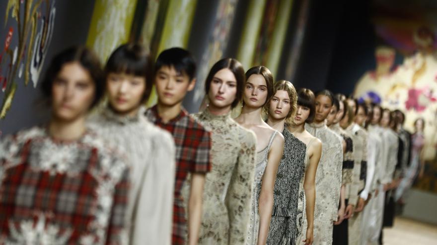 Dior apuesta todo al beige para el otoño-invierno 2022/23