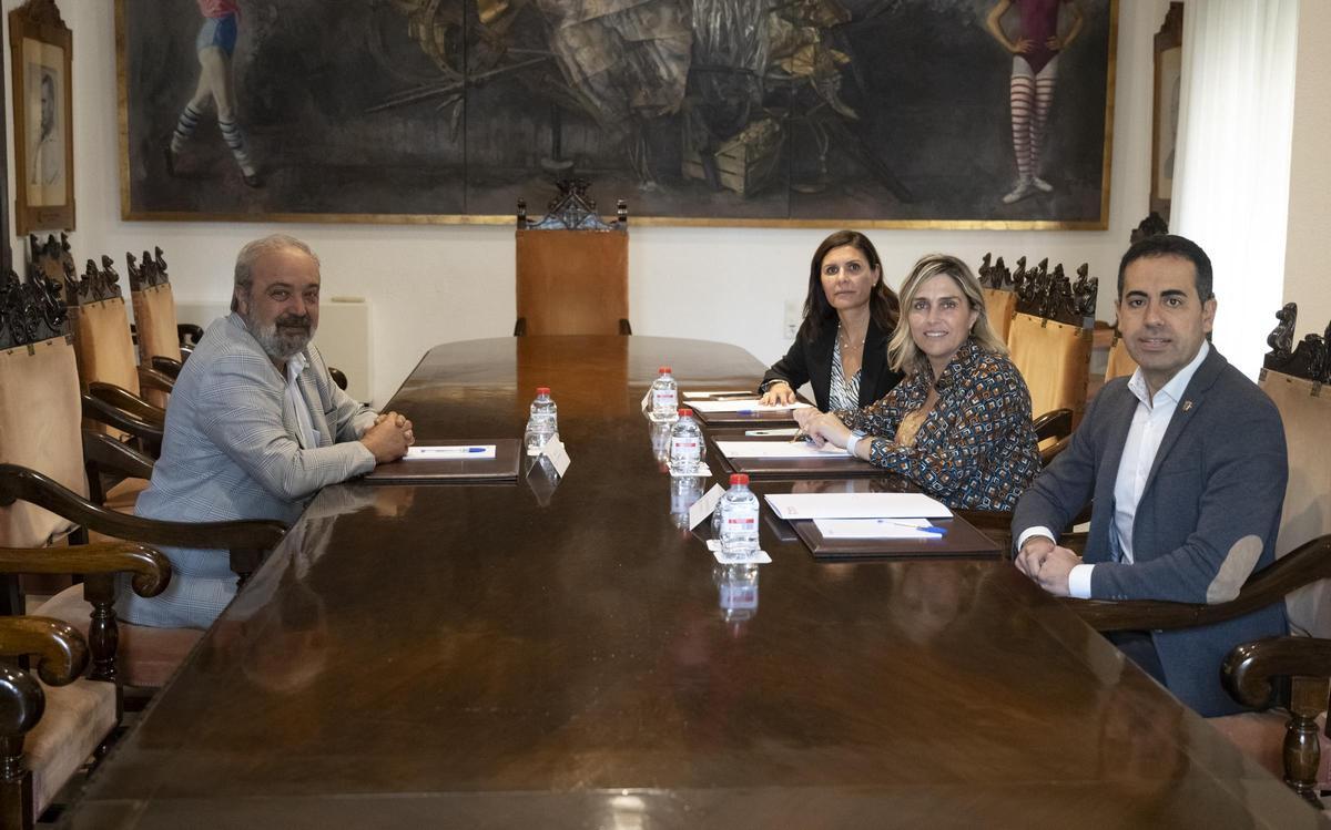 El diputado Luciano Ferrer acudió en representación de Vox.