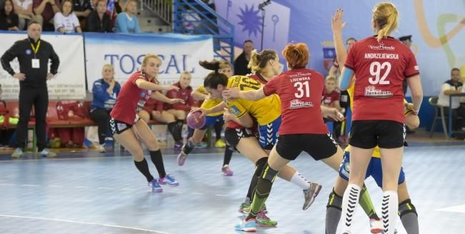 Semifinal de la Challenge Cup entre el Balonmano ...