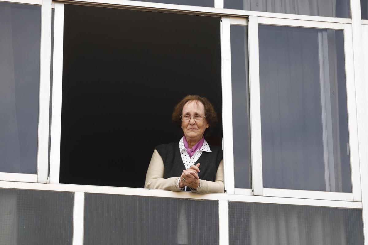 Concentració per donar suport a la directora destituïda del col·legi Sagrada Família de Girona