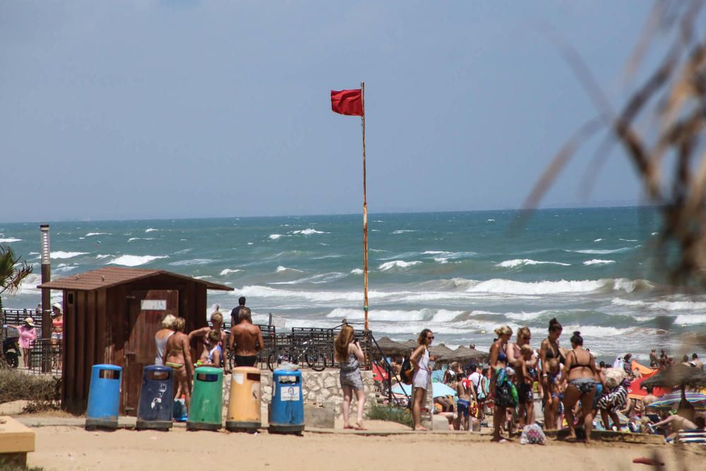 Bandera roja en las playas alicantinas