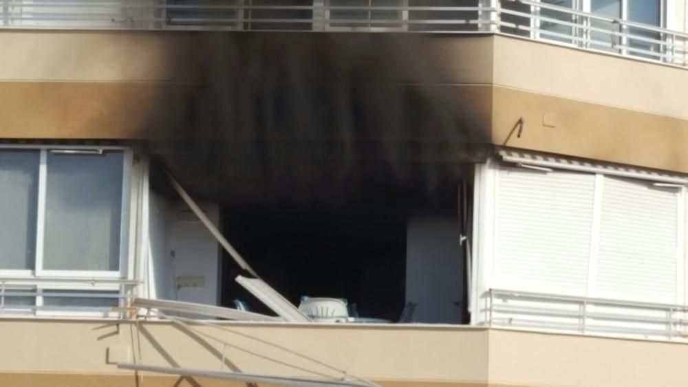 Desalojos en El Campello a causa de un incendio