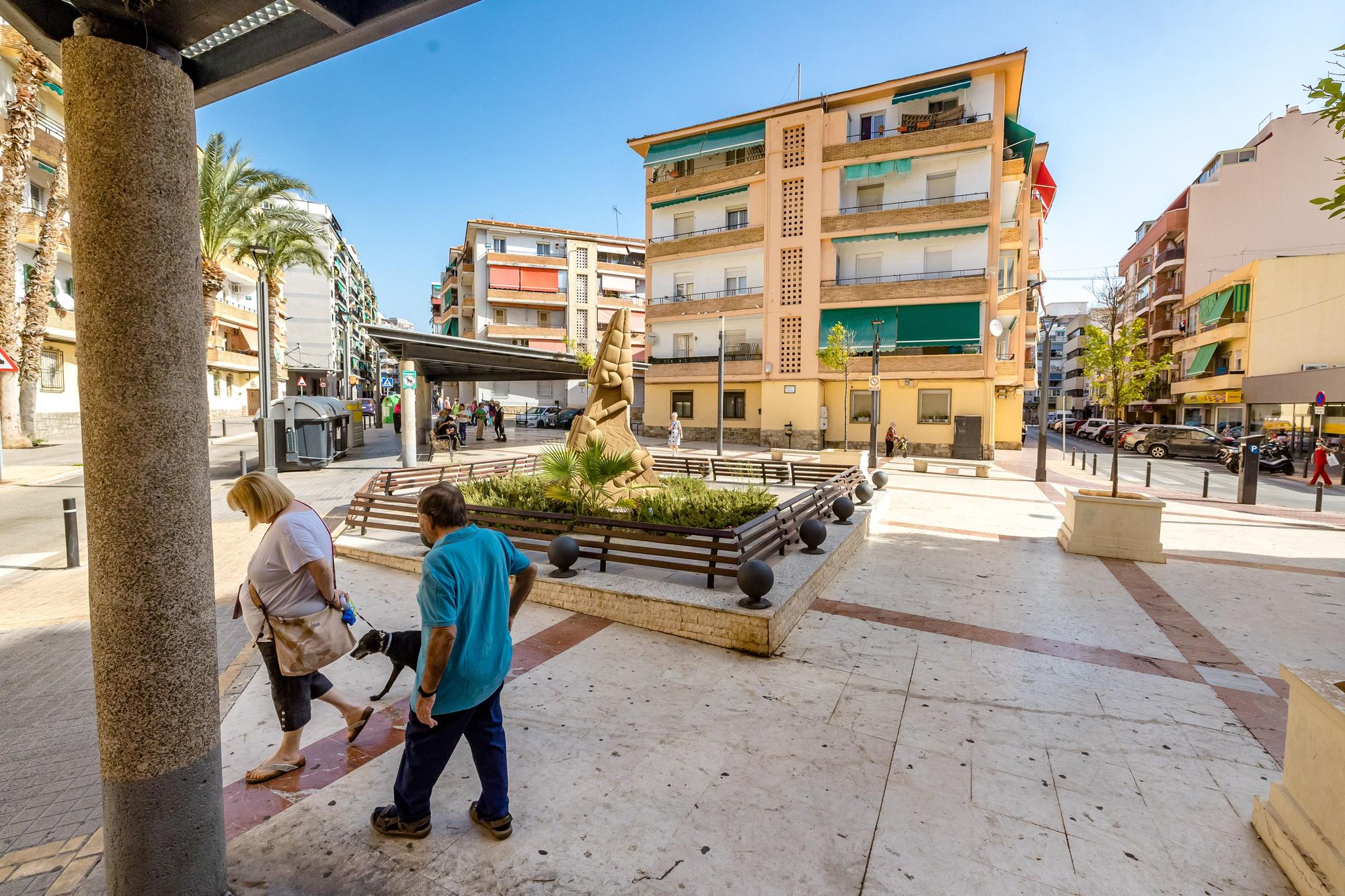 Otra de las propuestas plantea renovar la plaza de Neptuno con nuevo pavimento antideslizante.