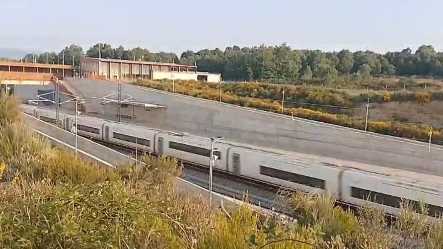 VÍDEO | Los trenes pasan de largo en Sanabria