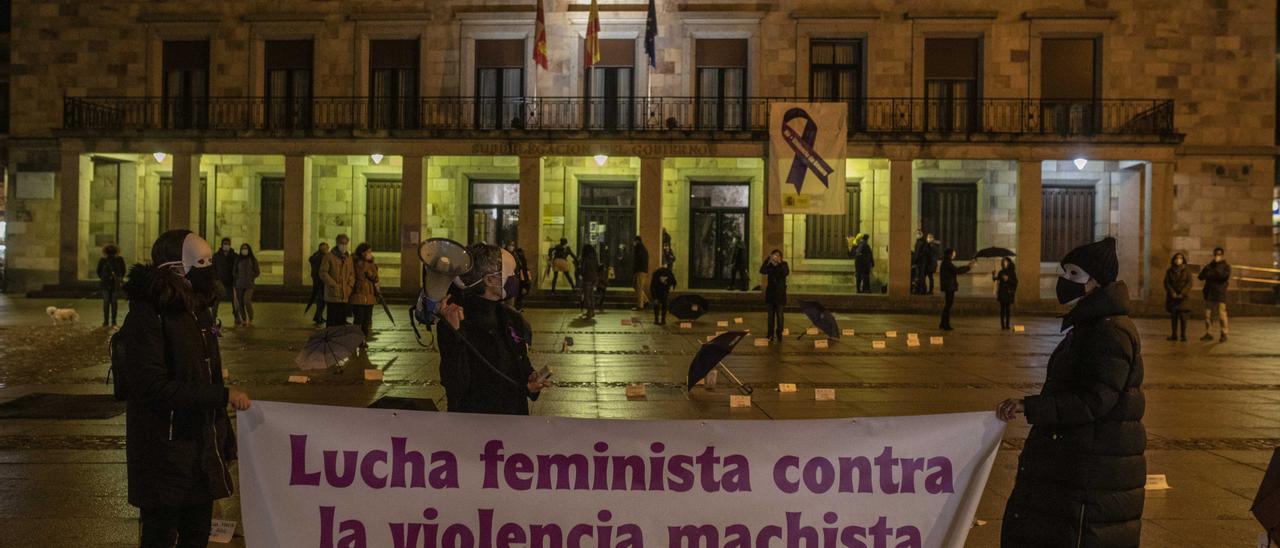 Concentración en el 25N organizada por la Coordinadora Feminista en Zamora.