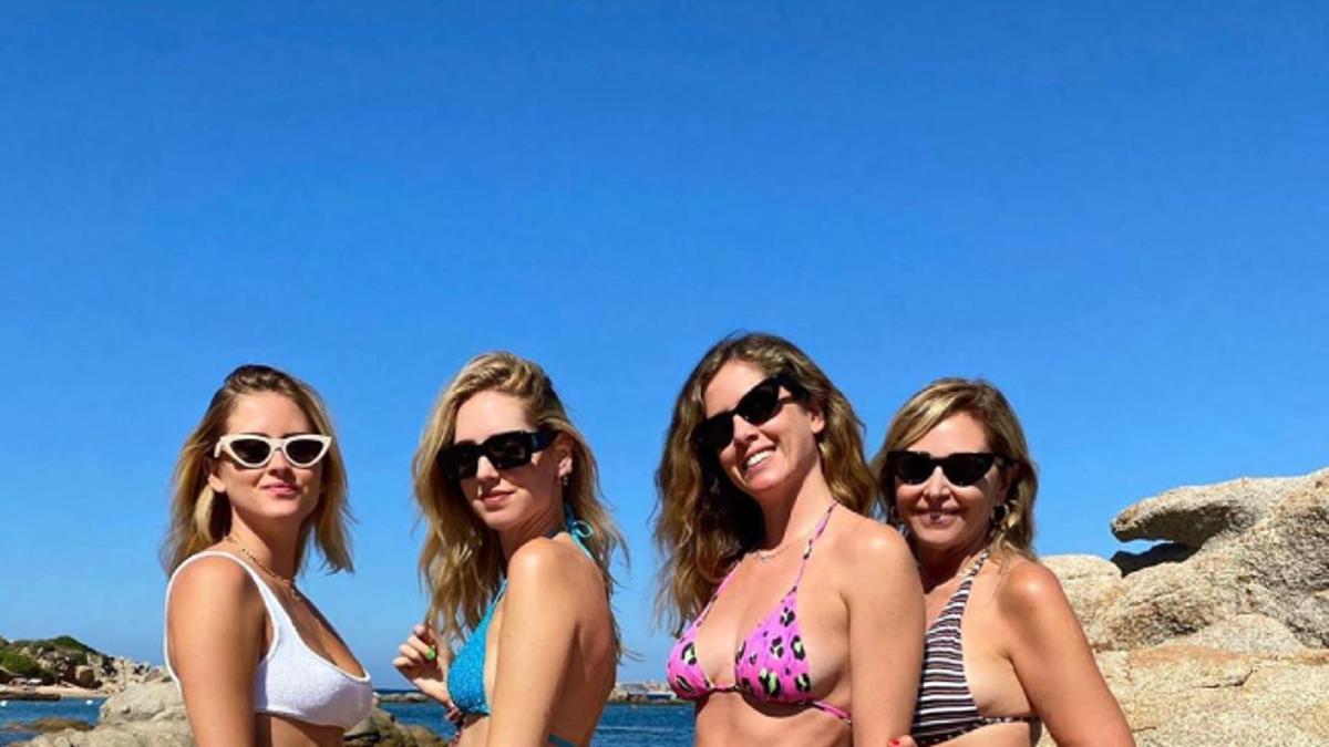 Chiara Ferragni y sus hermanas y madre