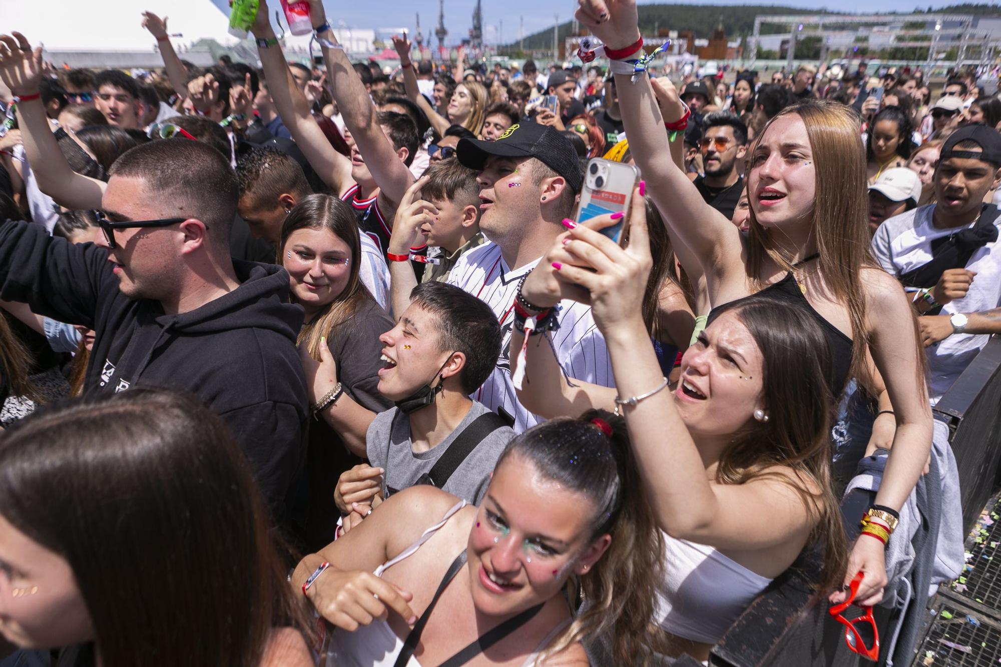 La segunda jornada del Reggaeton Beach Festival de Avilés, en imágenes