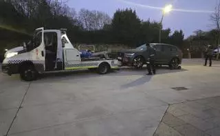 La Policía Local retira ocho coches del mercado