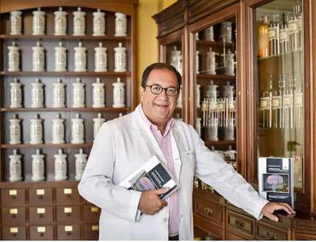 Cecilio Venegas, reelegido presidente del Colegio de Farmacéuticos de Badajoz.