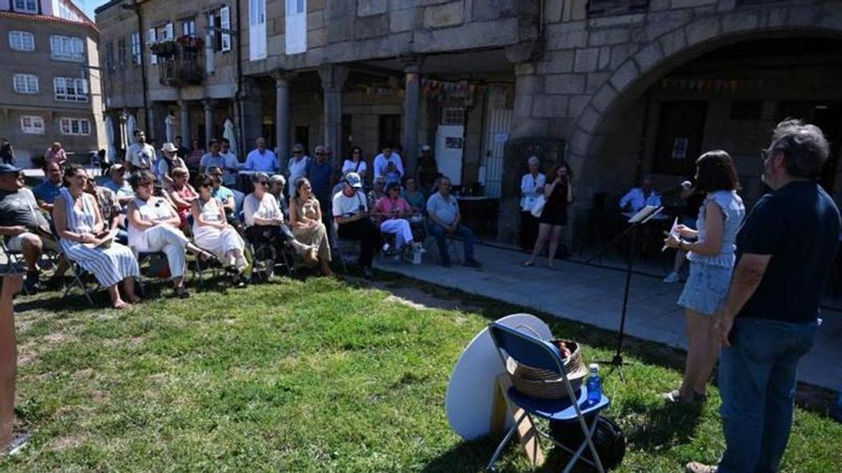 Sabela Bará y Luis Bará, durante el acto en el Campiño de Santa María