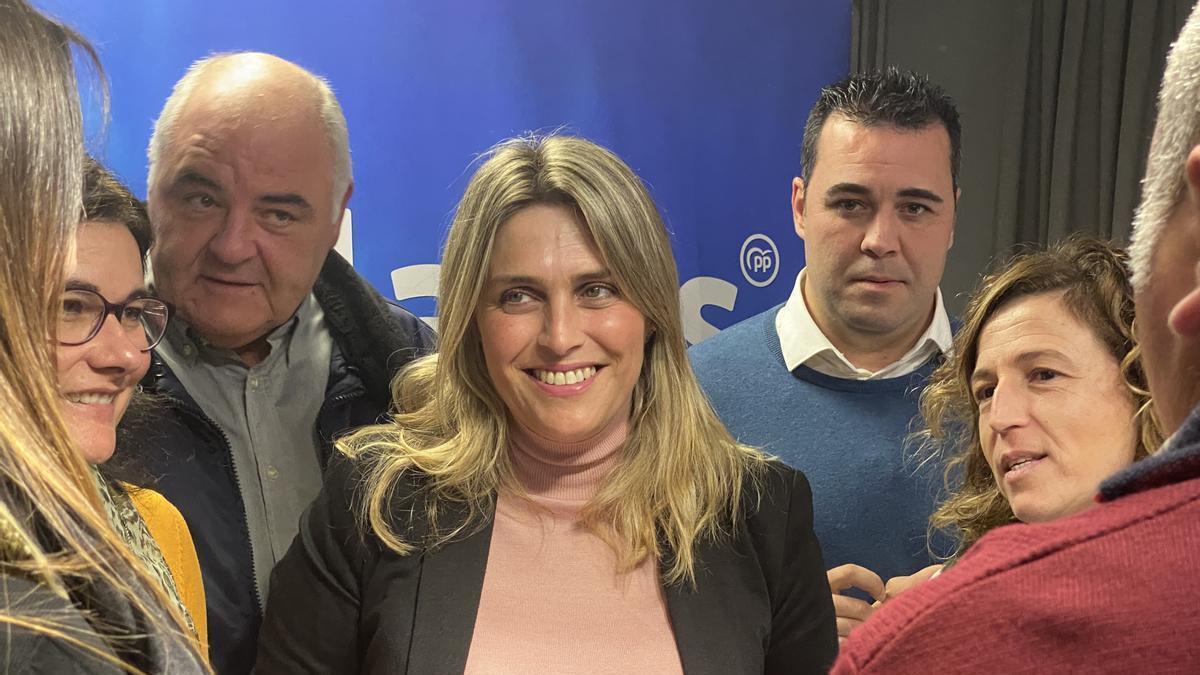 Marta Barrachina durante la presentación de su candidatura para la alcaldía de la Vall d'Alba 2023.