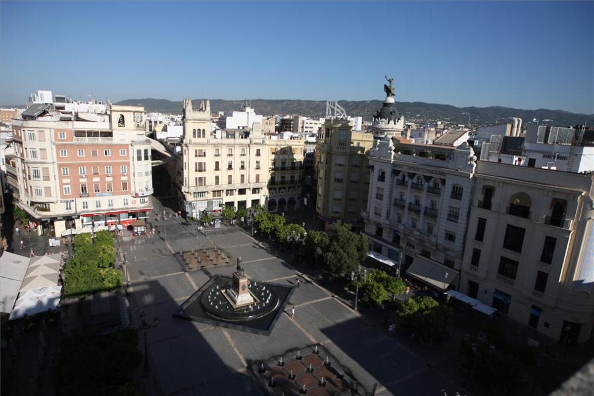 Actuación de academias de baile en las Tendillas