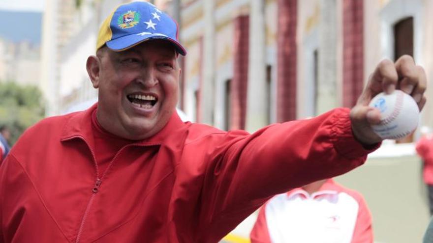 Chávez anuncia que volverá a Cuba a mediados de octubre por unos exámenes médicos