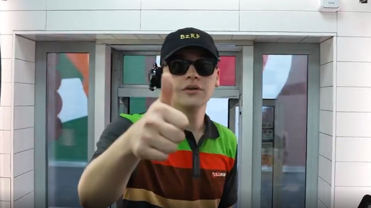 Bizarrap en el anuncio de su nueva sesión