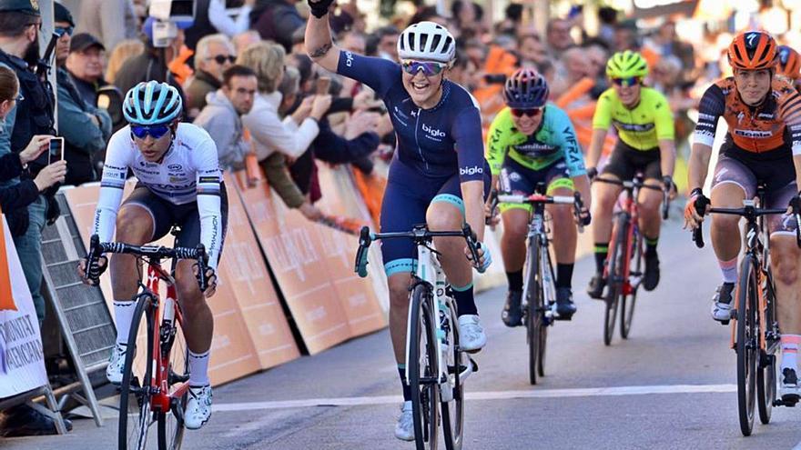 Cullera ya fue meta ciclista el año pasado en la ronda autonómico y en su edición femenina. | LEVANTE-EMV