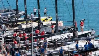La falta de viento deja en blanco la jornada de las Super Series