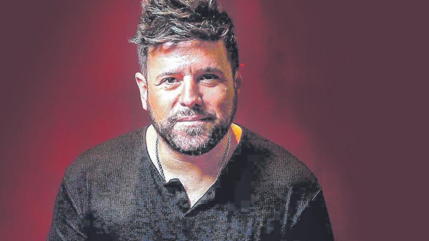 Pablo López celebra 10 años en la música con doblete en Canarias