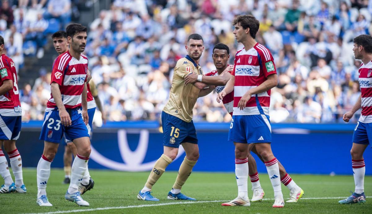Pablo Vázquez, que fue titular 41 partidos, durante el duelo ante el Granada. |  Casteleiro / Roller Agencia