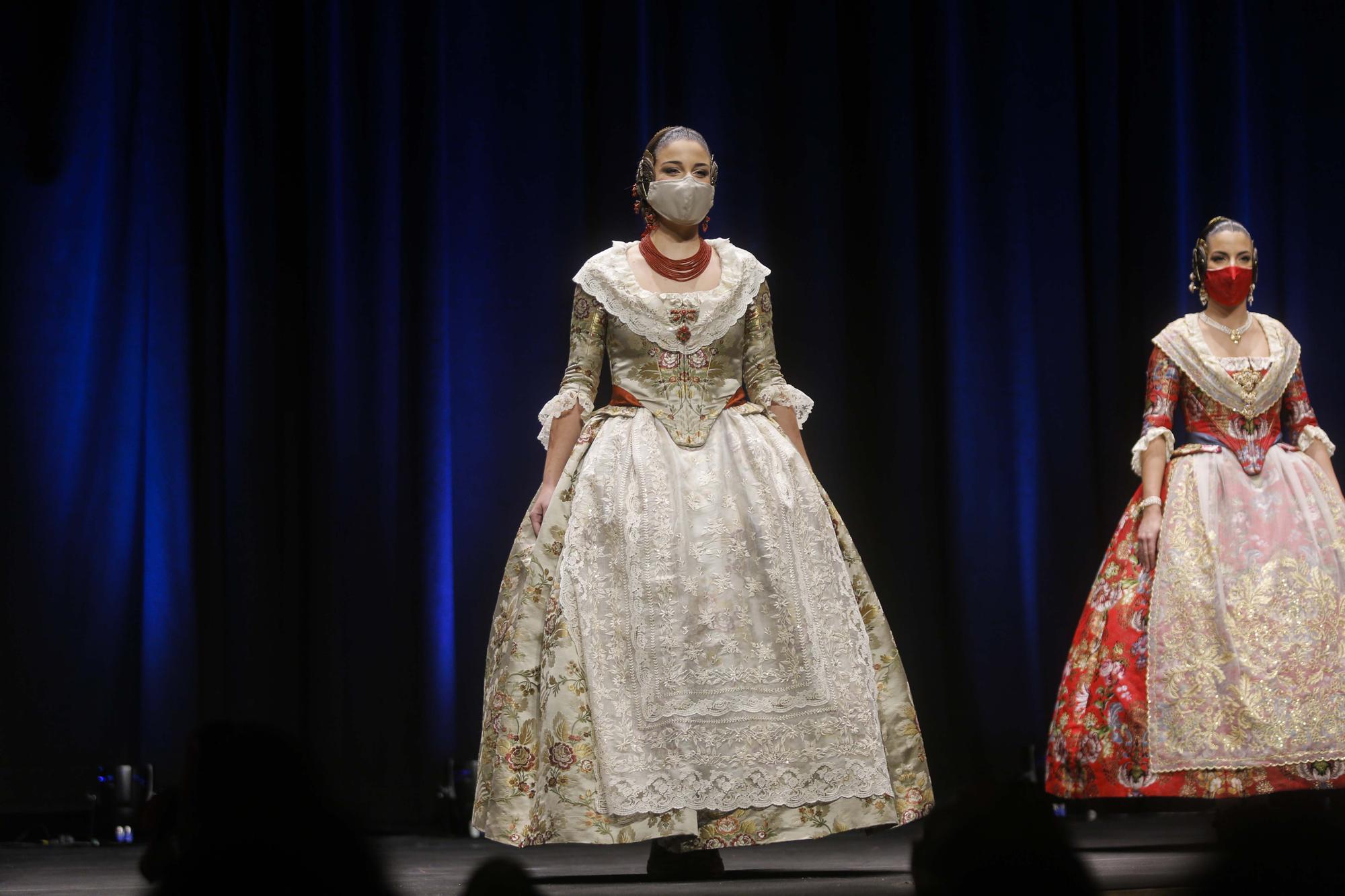 Segundo desfile de indumentaria tradicional Fallas Unesco (Tanda I)