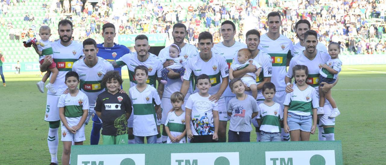 Once inicial que presentó el Elche el pasado sábado frente al Rayo Vallecano.