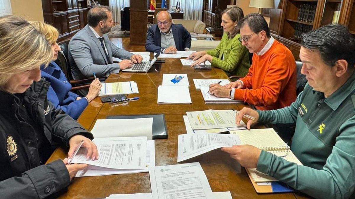 Reunión en la Subdelegación del Gobierno de Pontevedra.