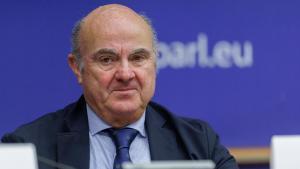 BELGIUM (BRUSSELS), 04/05/2026.- European Central Bank Vice-President Luis de Guindos looks on before the European Parliament’s Committee on Economic and Monetary Affairs following the presentation of the 2025 ECB Annual Report, in Brussels, Belgium, 04 May 2025. (Bélgica, Bruselas) EFE/EPA/OLIVIER MATTHYS