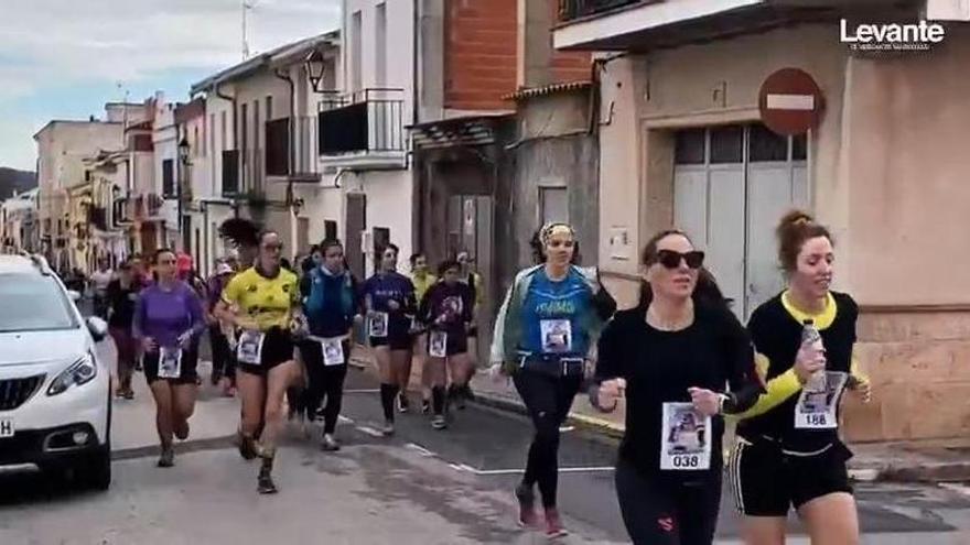 Benifairó de les Valls vive su 8M con el Trail Asaltamontes