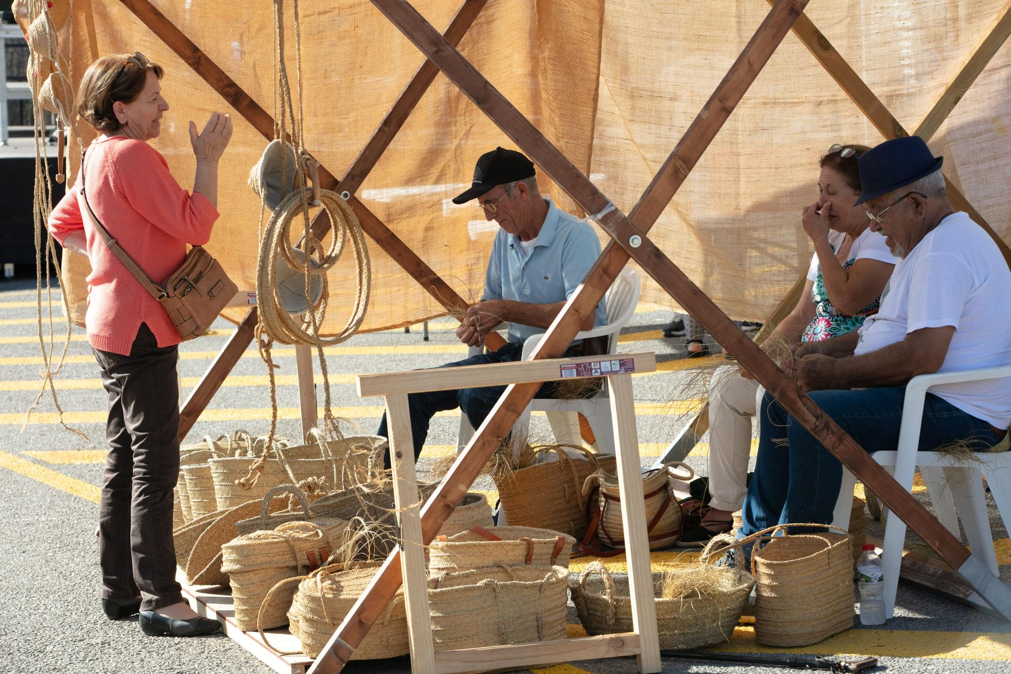 Mercado artesanal en las fiestas de es Cubells