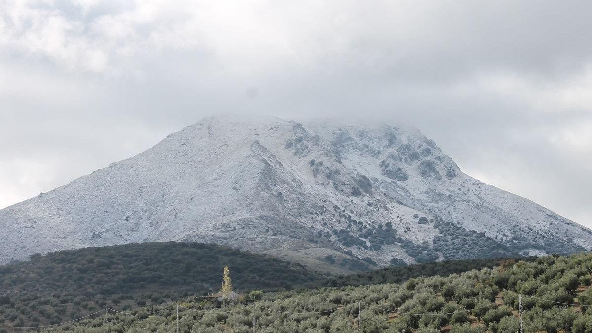 La nieve cubre La Tiñosa, en diciembre del 2020.