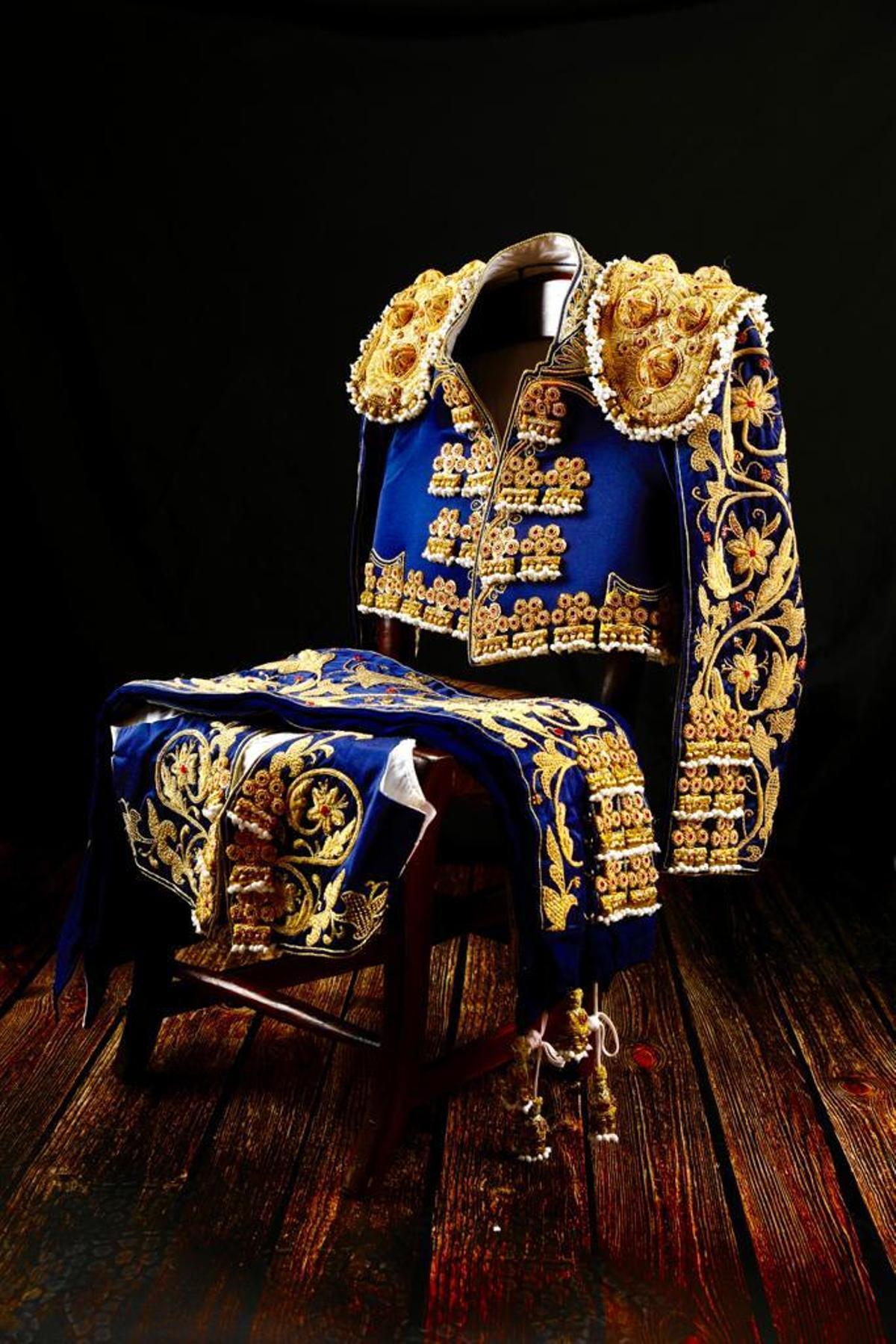 Traje de luces de Morante de la Pueblo a partir del cual se hizo la saya a la Virgen de las Angustias, de Campillos.