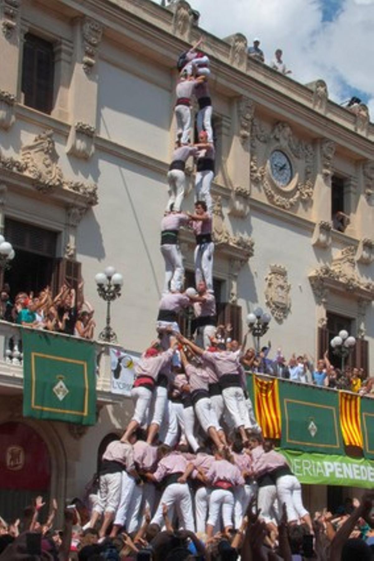 El 2 de 9 amb folre i manilles que van carregar Minyons l’any passat a Vilafranca.