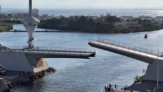 Una rotura en el puente del Estacio interrumpe el tráfico en La Manga durante más de una hora