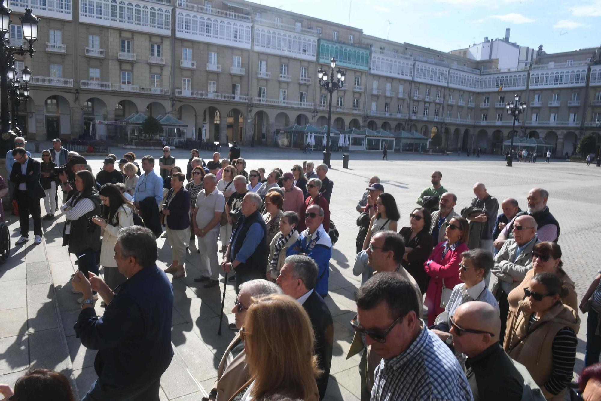 Lectura de un manifiesto en María Pita por el Día Mundial del Párkison