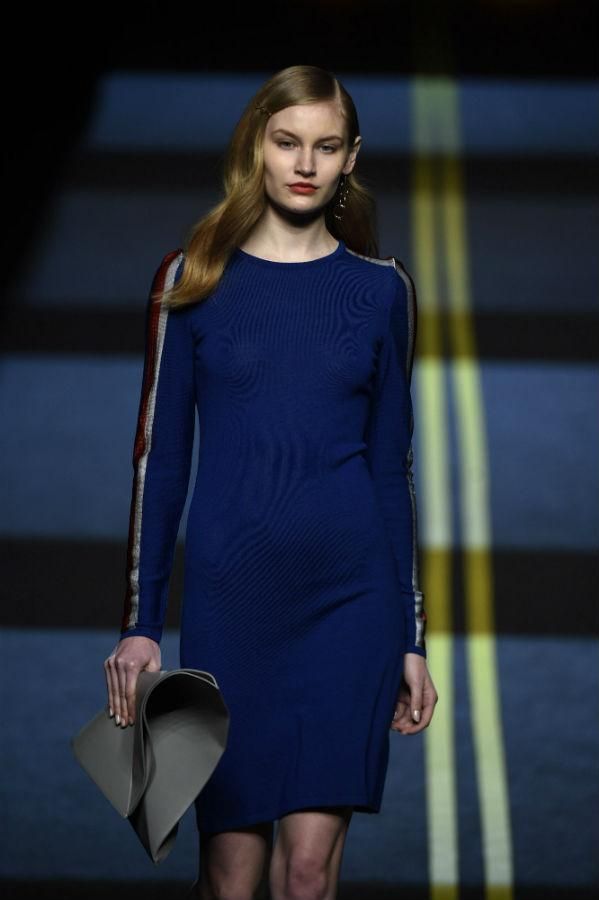 Moisés Nieto invierno 2017 MBFWM, azul eléctrico