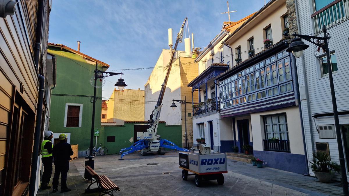 Trabajos con la nueva minigrúa Hoeflon C30e.