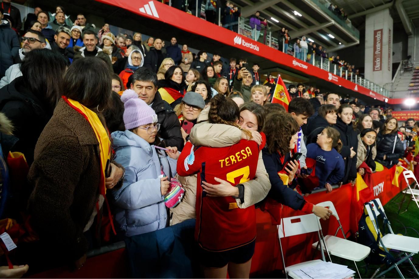 La afición se vuelca con las campeonas del mundo