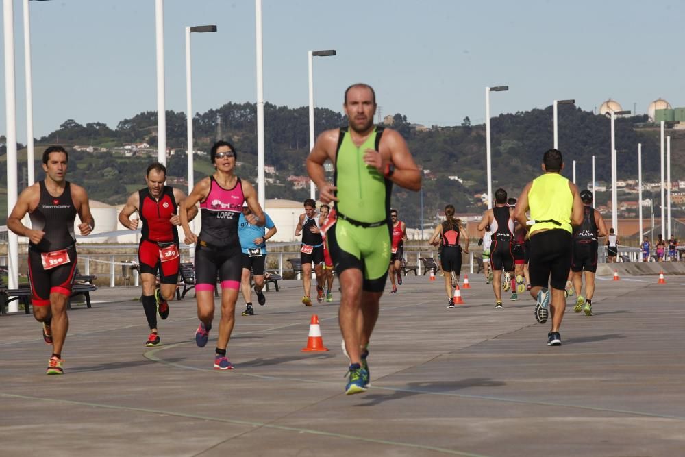 Santander Triathlon Series en la playa de Poniente de Gijón