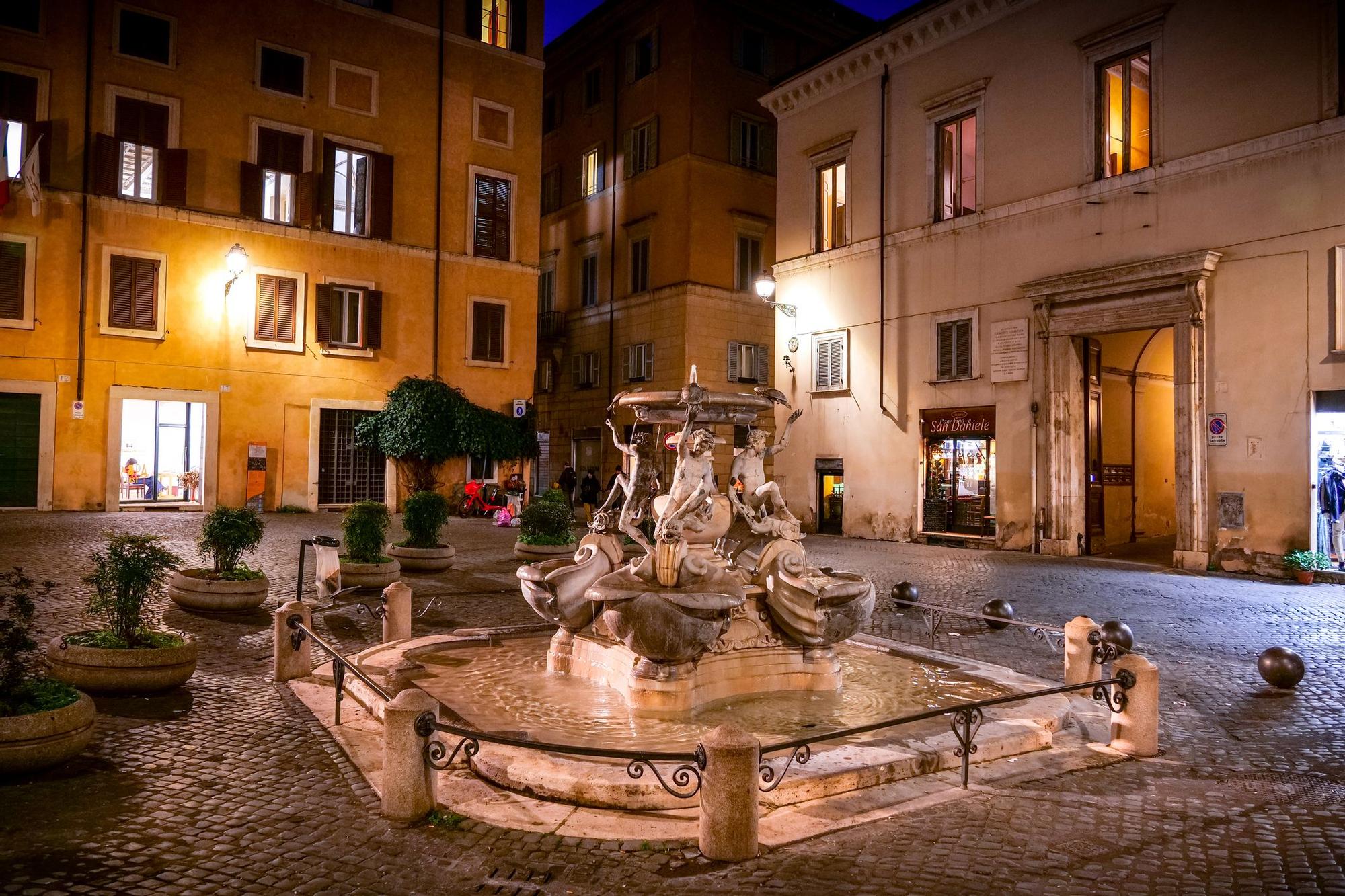 La fuente de las tortugas de Roma: leyendas de amor para una obra maestra