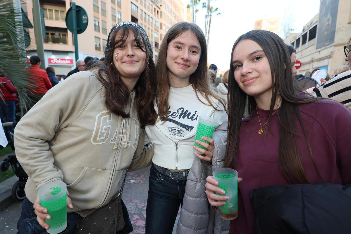 Búscate en la macrogalería de fotos más esperada: Las collas, protagonistas un año más de la Magdalena