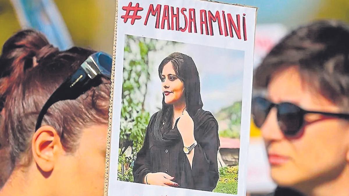 Imagen de archivo de una manifestación por el asesinato de Masha Amini.