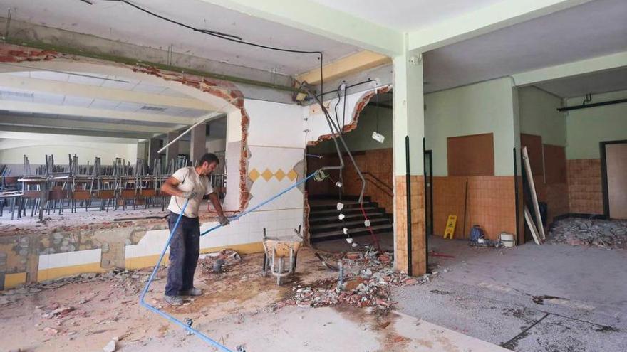 Trabajos en el interior de los colegios, para la fusión.