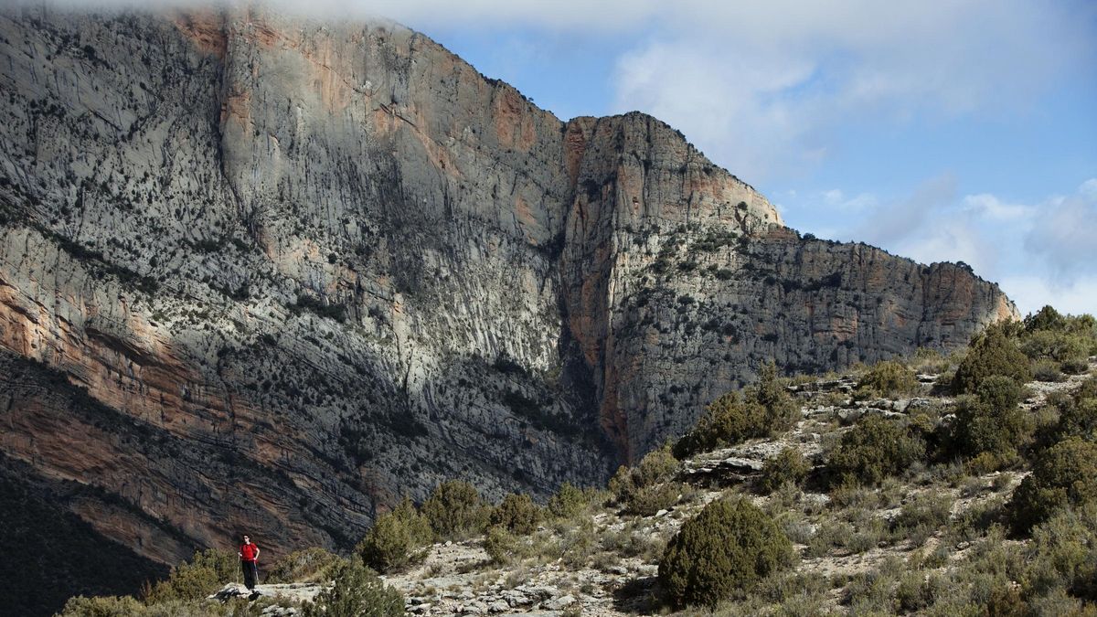 Senderismo en el GR-1 de La Pertusa en el Congost de Montrebei. El Noguera