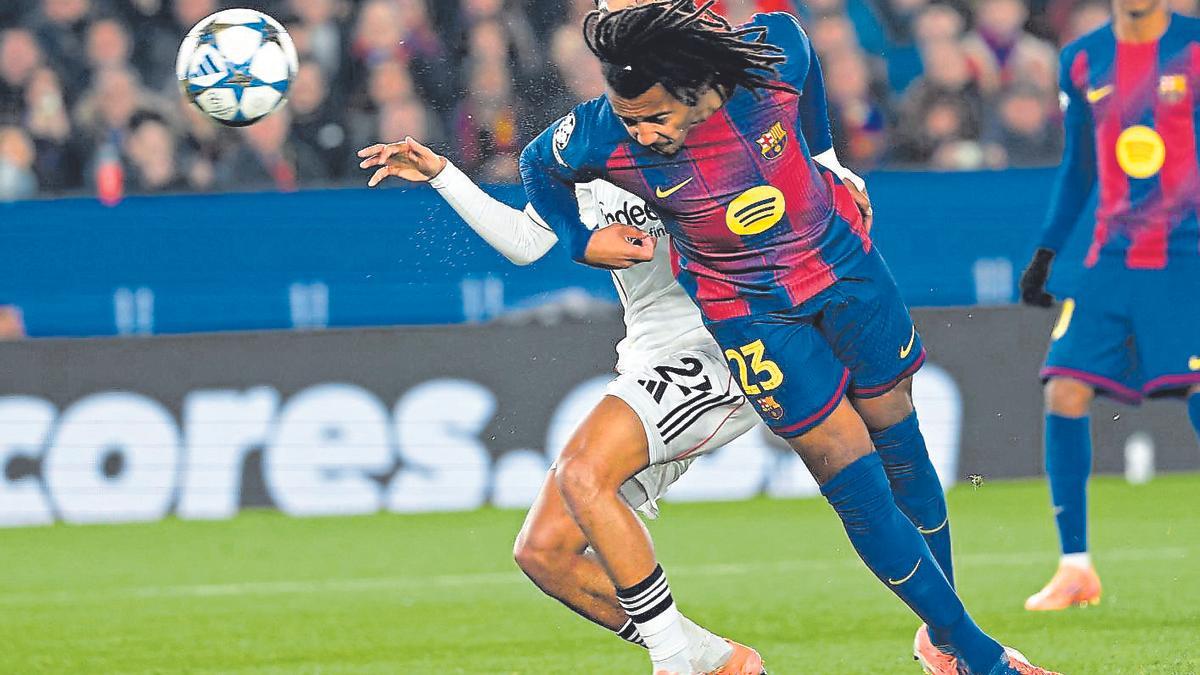 Koundé anota uno de sus goles. |  Joan Monfort