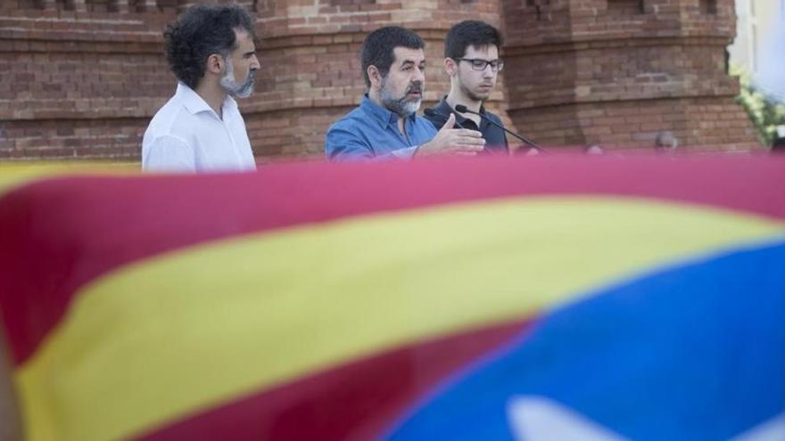 Prisiones expedienta a Jordi Sánchez por camuflar cartas entre la ropa sucia