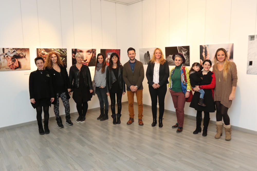 El centro juvenil C19 de Vila acogió la inauguración de la exposición ´Les dones fotògrafes a Ibiza´,