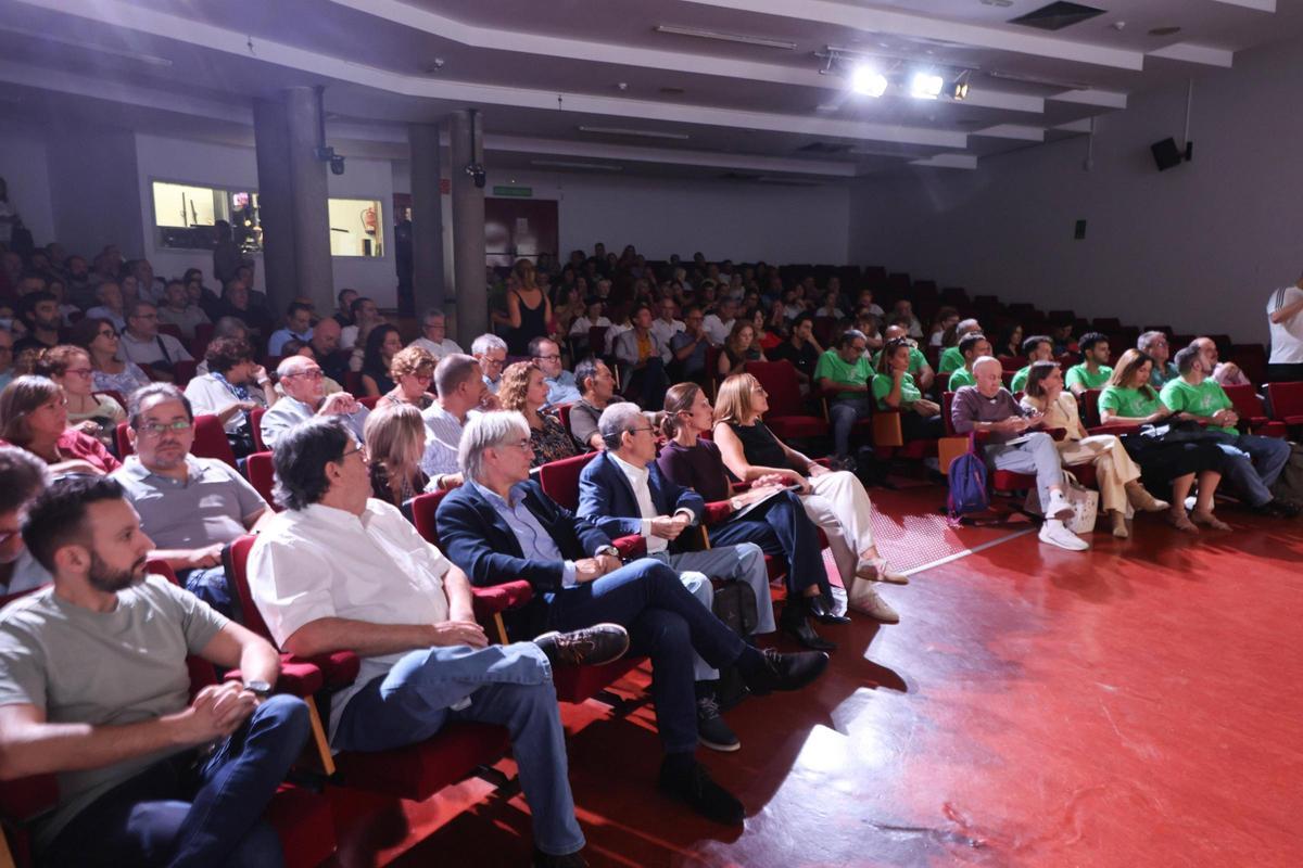 Parte de los asistentes, en la sede de UGT en València.
