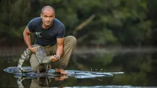 El biólogo que soñaba con los lobos de Asturias y acabó criando en Asia unos cocodrilos en extinción